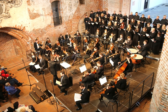 Elbląg. Owacja na stojąco dla wykonawców Requiem  Mozarta