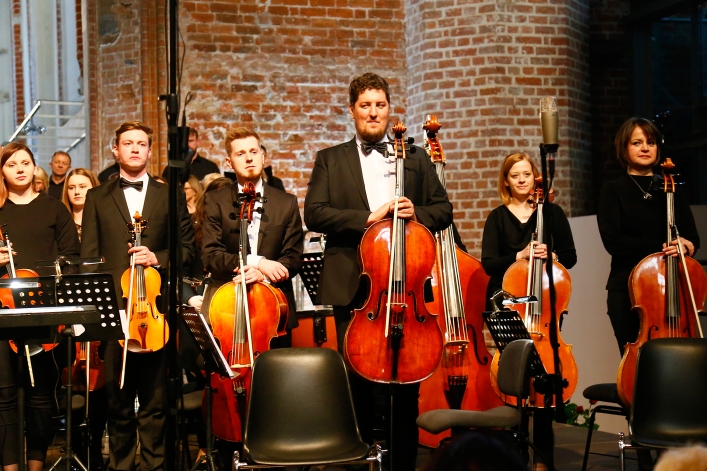 Elbląg. Owacja na stojąco dla wykonawców Requiem  Mozarta