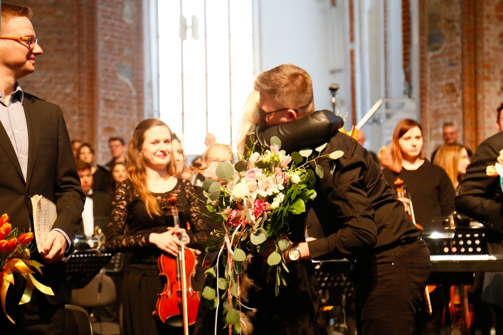 Elbląg. Owacja na stojąco dla wykonawców Requiem  Mozarta