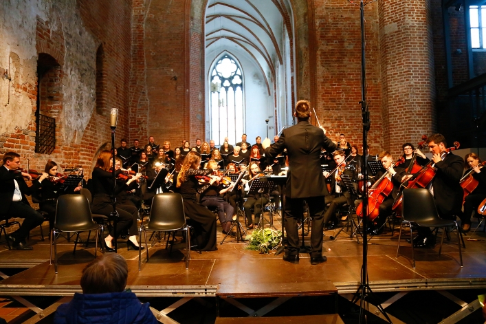 Elbląg. Owacja na stojąco dla wykonawców Requiem  Mozarta