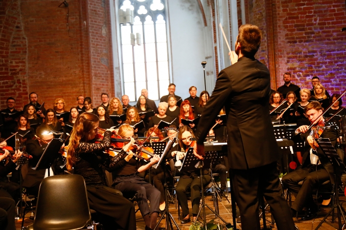Elbląg. Owacja na stojąco dla wykonawców Requiem  Mozarta