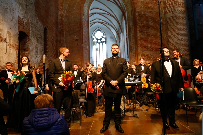Elbląg. Owacja na stojąco dla wykonawców Requiem  Mozarta