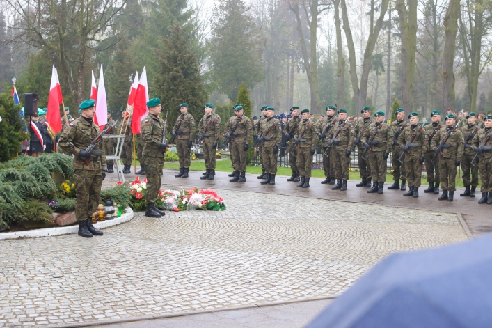 Elbląg pamięta o Katyniu - zobacz zdjęcia