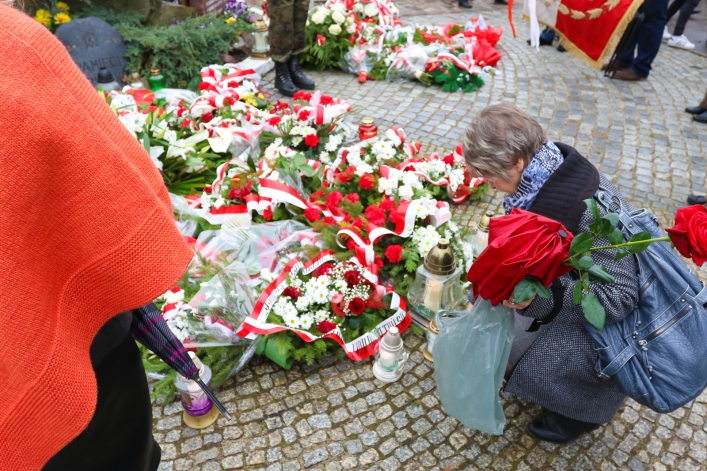 Elbląg pamięta o Katyniu - zobacz zdjęcia