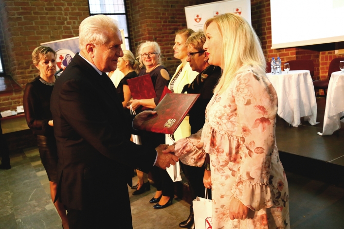 Elbląg. Wiemy, kto został wyróżniony podczas konferencji ZNP i Ligi Kobiet Polskich