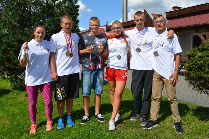 Od lewej: Magda Wieliki, Adam Witkowski, Przemysław Rojek, Marta Witkowska, Wiktor Zaręba, Józef Głuch 