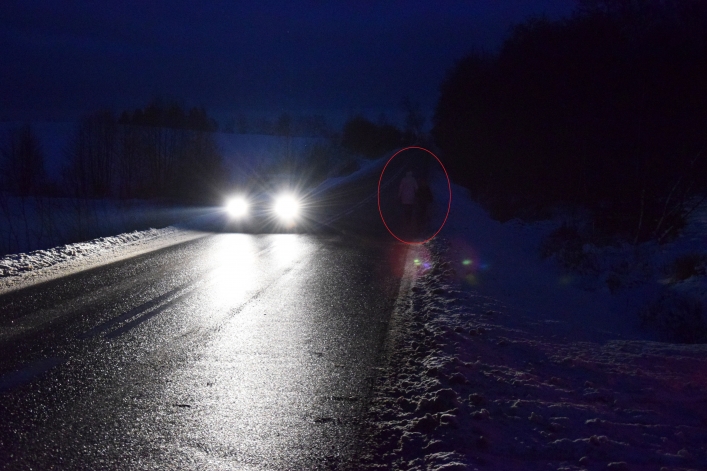Elbląg:  „Dzień Odblasków” - policjanci rozdawali elementy odblaskowe
