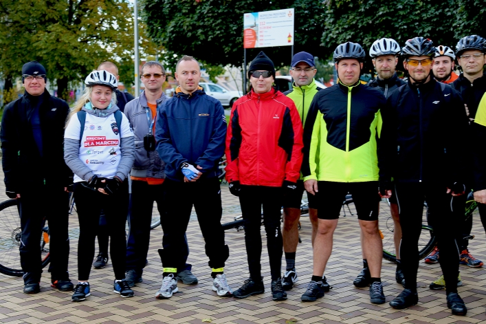 Elbląscy policjanci wzięli udział w sztafecie rowerowej "Kręcimy dla Marcina"