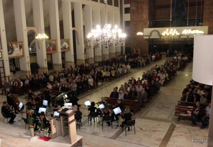Elbląska Orkiestra Kameralna podbiła Łomżę muzyką filmową