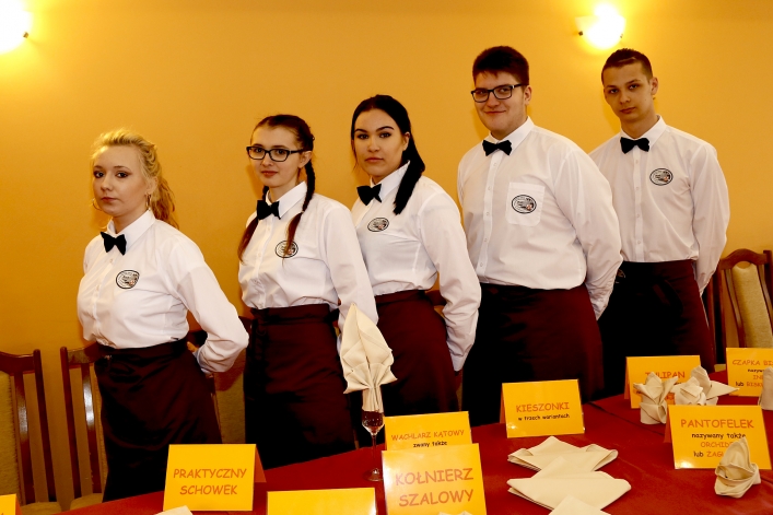 Elbląski Klub Szefów Kuchni podczas drzwi otwartych Zespołu Szkół Gospodarczych 