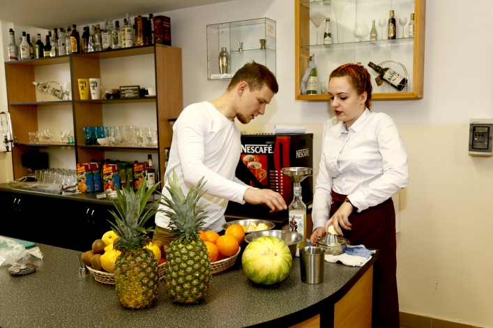Elbląski Klub Szefów Kuchni podczas drzwi otwartych Zespołu Szkół Gospodarczych 