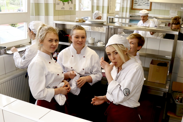 Elbląski Klub Szefów Kuchni podczas drzwi otwartych Zespołu Szkół Gospodarczych 