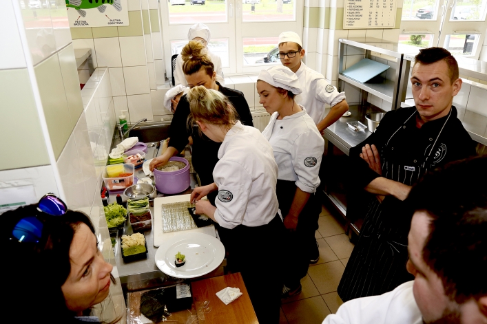 Elbląski Klub Szefów Kuchni podczas drzwi otwartych Zespołu Szkół Gospodarczych 