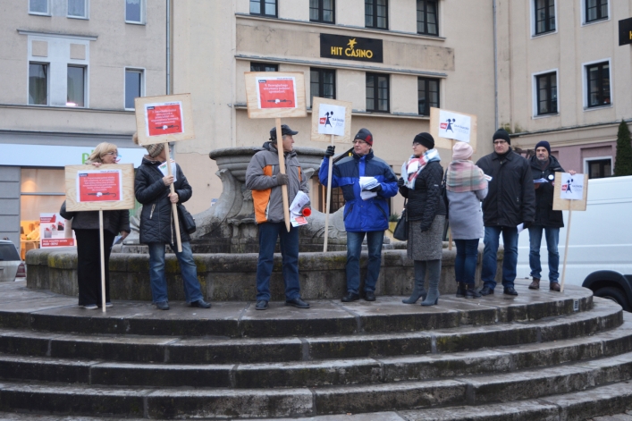 Elbląski KOD protestował na placu Słowiańskim