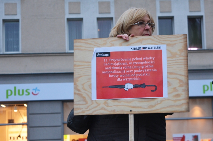 Elbląski KOD protestował na placu Słowiańskim