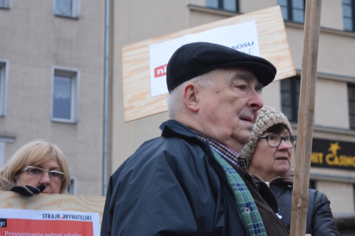 Elbląski KOD protestował na placu Słowiańskim