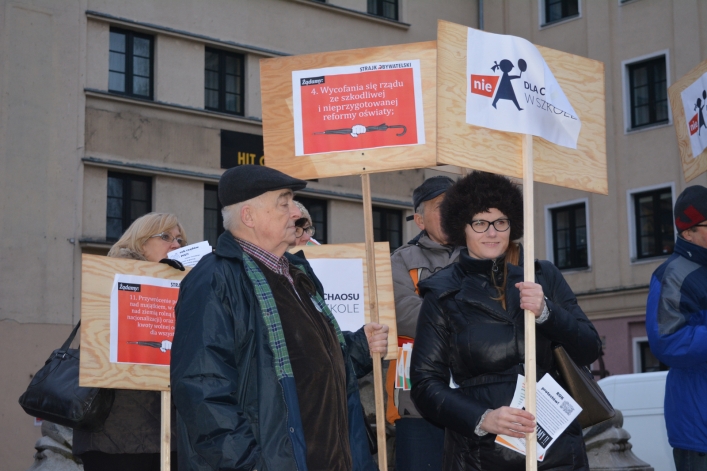 Elbląski KOD protestował na placu Słowiańskim