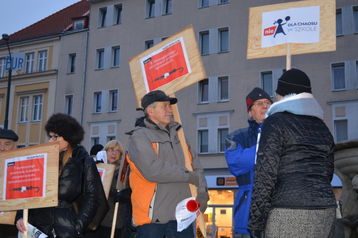 Elbląski KOD protestował na placu Słowiańskim