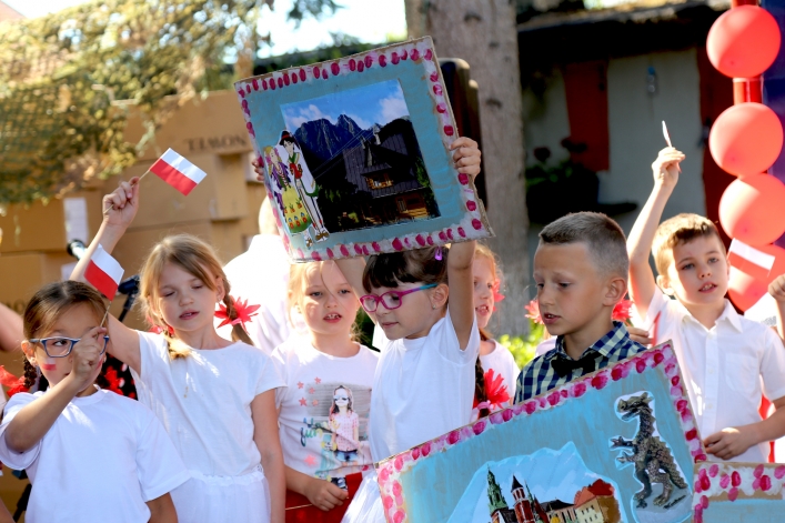 Elblążanie bawili się i uczyli historii na Festynie patriotycznym „Niepodległa na piątkę”