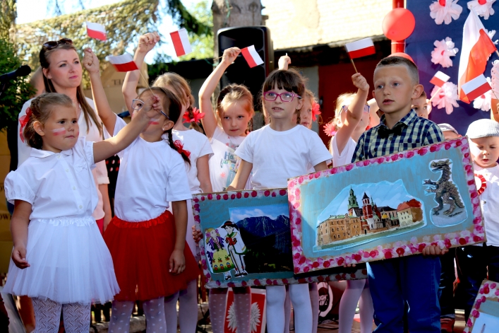 Elblążanie bawili się i uczyli historii na Festynie patriotycznym „Niepodległa na piątkę”