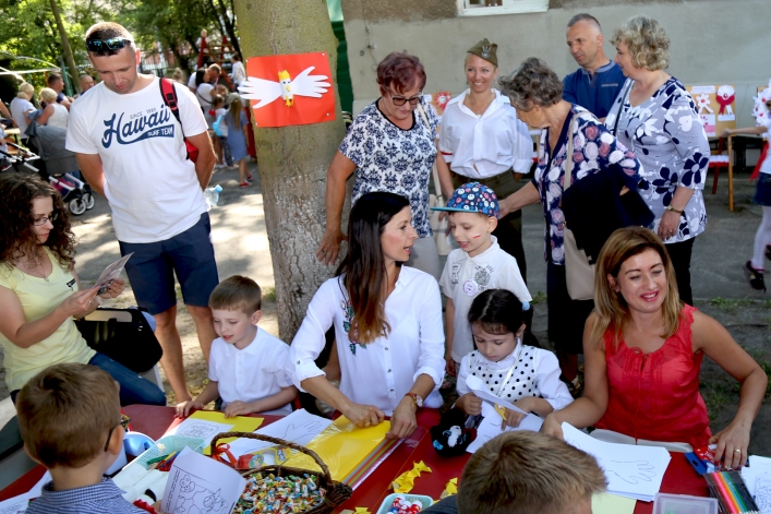 Elblążanie bawili się i uczyli historii na Festynie patriotycznym „Niepodległa na piątkę”