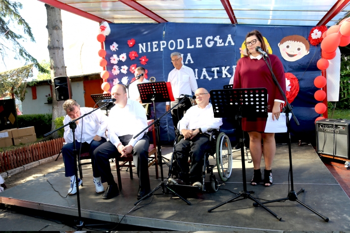 Elblążanie bawili się i uczyli historii na Festynie patriotycznym „Niepodległa na piątkę”