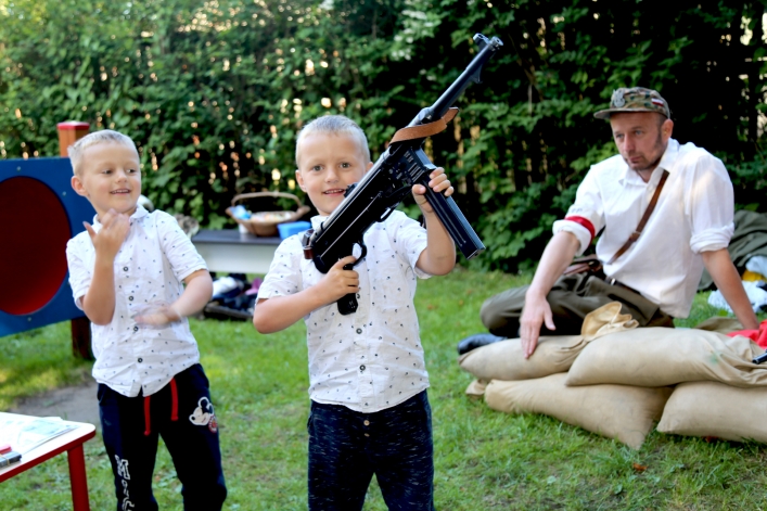 Elblążanie bawili się i uczyli historii na Festynie patriotycznym „Niepodległa na piątkę”