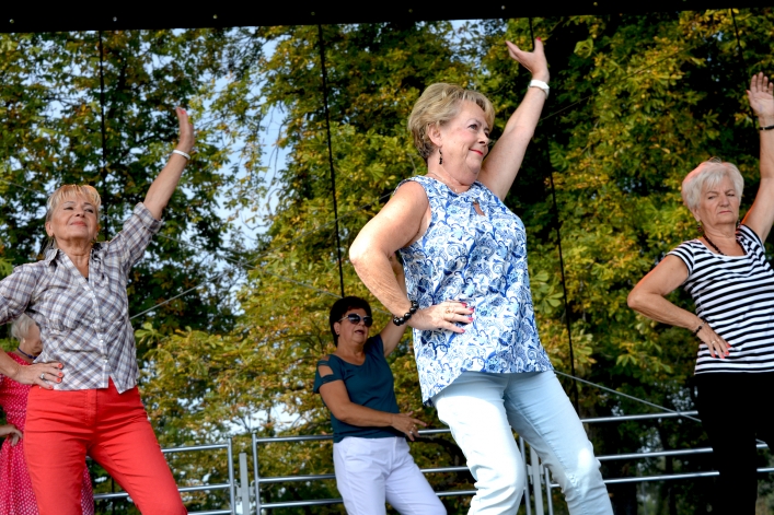 Elblążanie bawili się na  II Festynie Seniora w Bażantarni