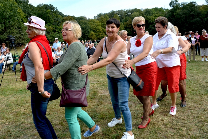 Elblążanie bawili się na  II Festynie Seniora w Bażantarni
