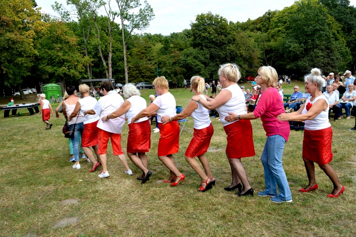 Elblążanie bawili się na  II Festynie Seniora w Bażantarni
