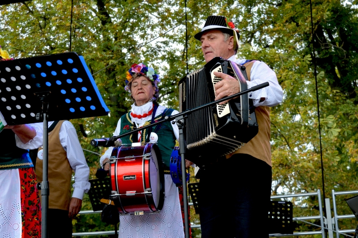 Elblążanie bawili się na  II Festynie Seniora w Bażantarni