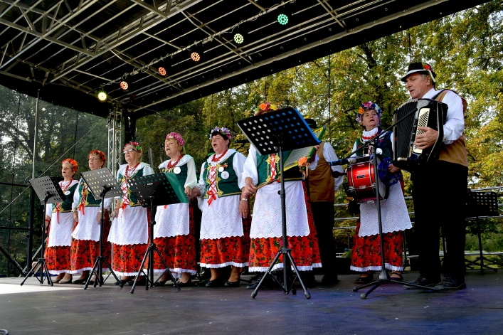 Elblążanie bawili się na  II Festynie Seniora w Bażantarni