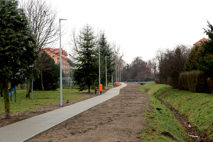 Elblążanie cieszą się już pieszym połączeniem Al. Grunwaldzkiej z ul. Kolejową