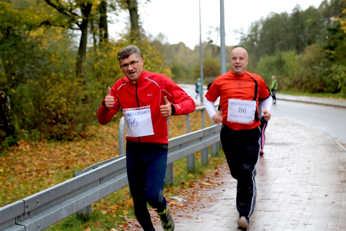 Elblążanie pobiegli dla Radka z III LO, którego rodzinny dom strawił pożar