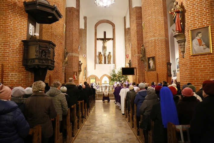 Elblążanie pożegnali ks. infułata Mieczysława Józefczyka