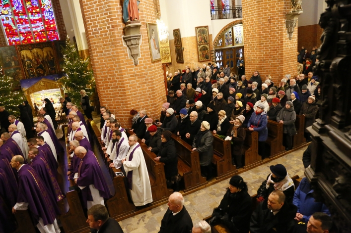 Elblążanie pożegnali ks. infułata Mieczysława Józefczyka