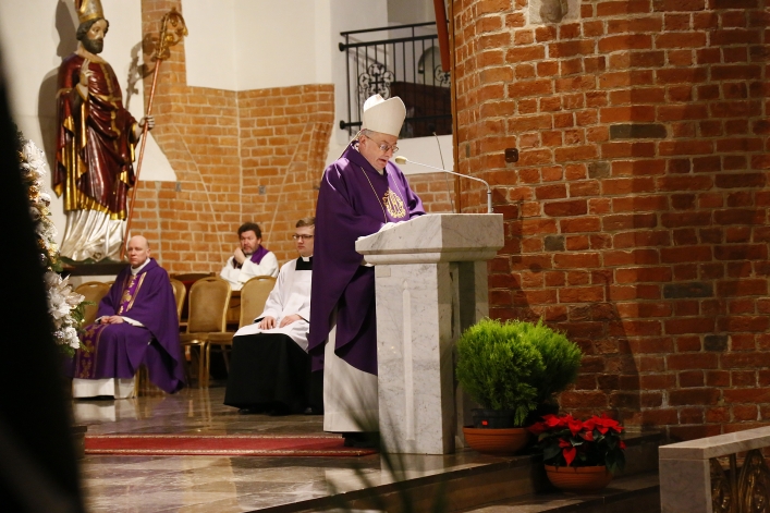 Elblążanie pożegnali ks. infułata Mieczysława Józefczyka
