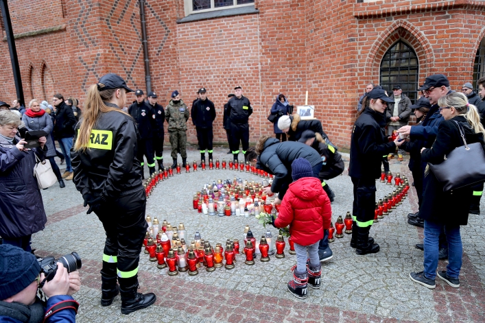 Elblążanie pożegnali śp. Pawła Adamowicza, prezydenta Gdańska 
