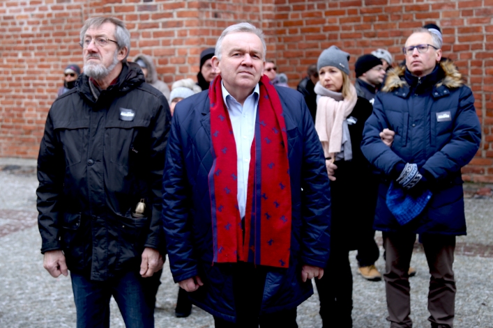 Elblążanie pożegnali śp. Pawła Adamowicza, prezydenta Gdańska (+ zdjęcia)