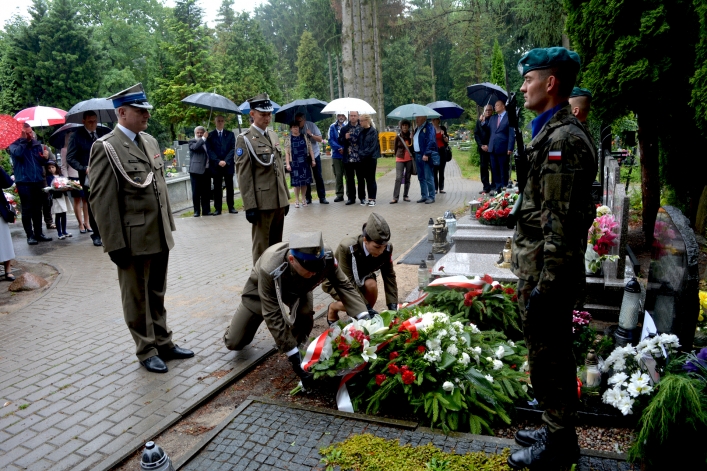 Elblążanie uczcili pamięć gen. Bolesława Nieczuja-Ostrowskiego w 10. rocznicę śmierci