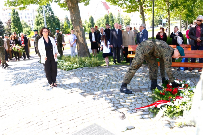 Elblążanie uczcili pamięć ofiar zbrodni wołyńskiej. 76. rocznica ludobójstwa na Wołyniu