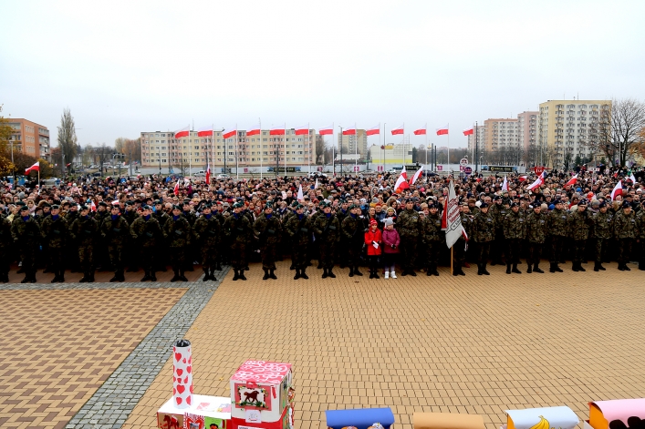 Elblążanie ustanowili nowy rekord Polski w śpiewaniu pieśni patriotycznej jednocześnie!