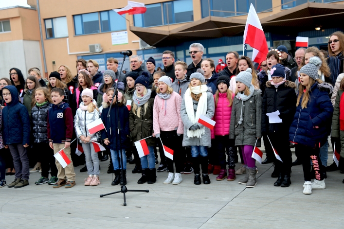 Elblążanie ustanowili nowy rekord Polski w śpiewaniu pieśni patriotycznej jednocześnie!