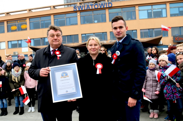 Elblążanie ustanowili nowy rekord Polski w śpiewaniu pieśni patriotycznej jednocześnie!