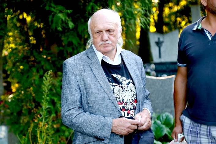 Elblążanie zapalili znicze na grobach powstańców warszawskich