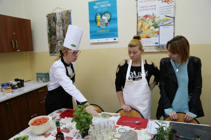 Elblążanki uczą się jak przygotować przetwory na zimę