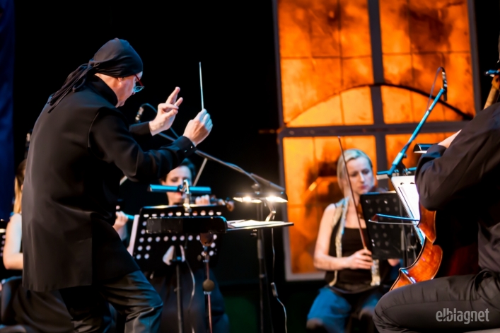 Przedświąteczne kolędowanie z Elbląską Orkiestrą Kameralną w Teatrze im. Aleksandra Sewruka w Elblągu,