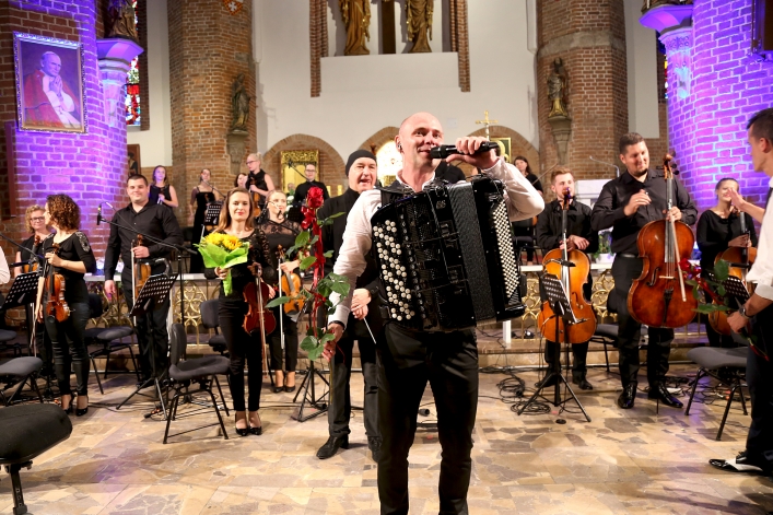 EOK, Marcin Wyrostek i wypełniona po brzegi elbląska katedra, czyli Muzyka polska na Żuławach