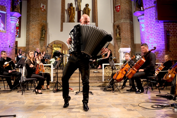 EOK, Marcin Wyrostek i wypełniona po brzegi elbląska katedra, czyli Muzyka polska na Żuławach