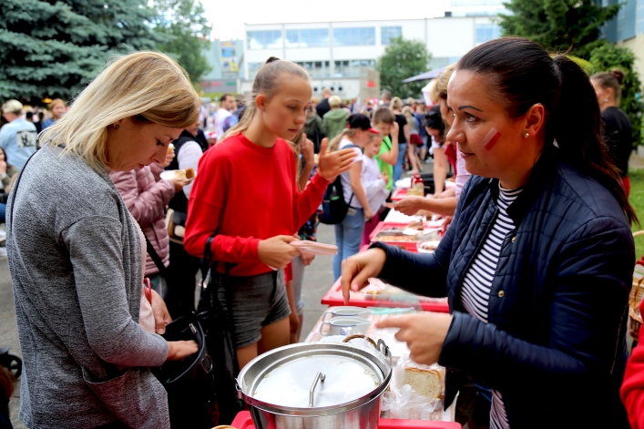 Festyn rodzinny w Szkole Podstawowej nr 18. Uroczyste zakończenie akcji Rowerowy Maj